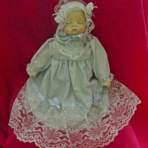 J1-1989 Vintage Windup Artmark Musical Porcelain 10" Baby Doll with moving head